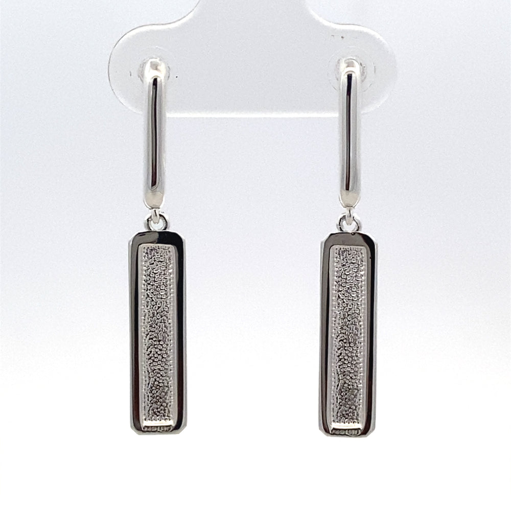 
                      
                        PLAIN DANGLING SIDE PATTEREND BAR SE EARRING
                      
                    