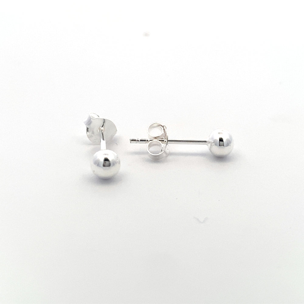 
                      
                        E823 BALL EARPOST 4MM,0.6G
                      
                    