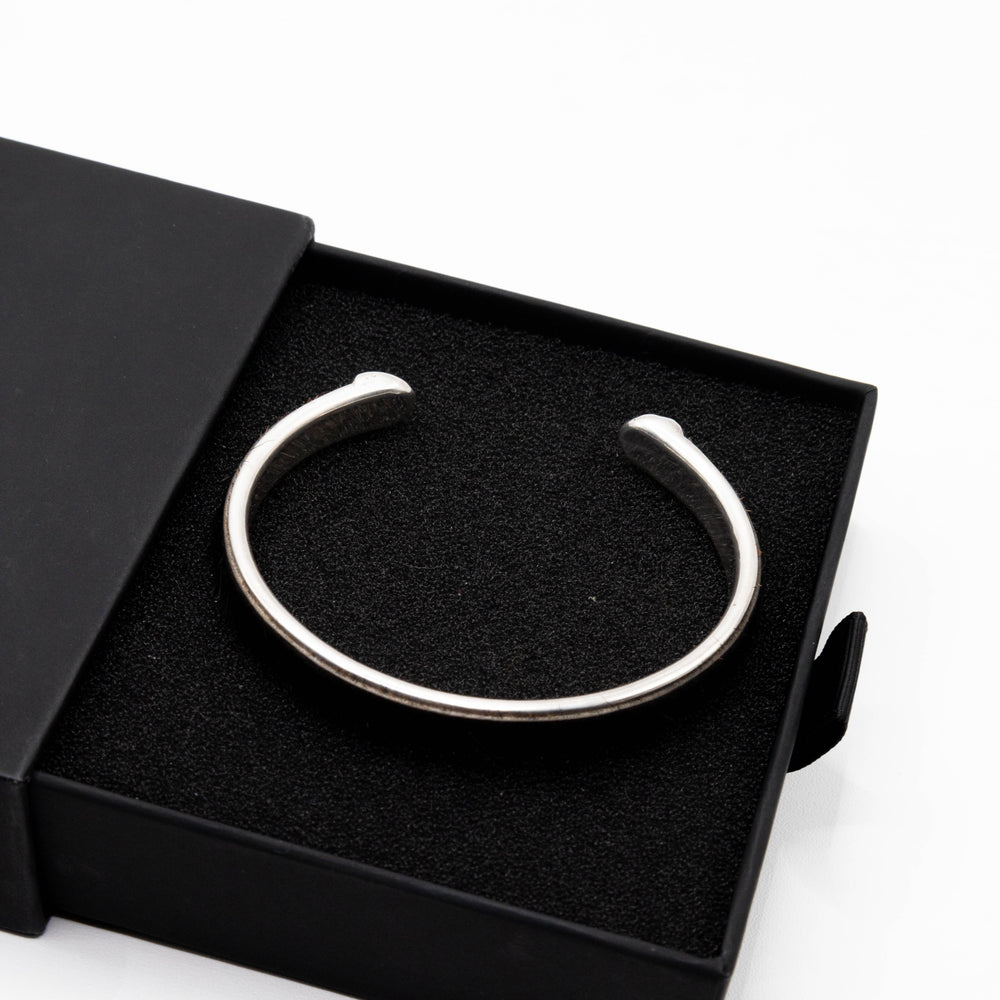 
                      
                        B1715BLACK HAIRY OPEN BANGLE
                      
                    