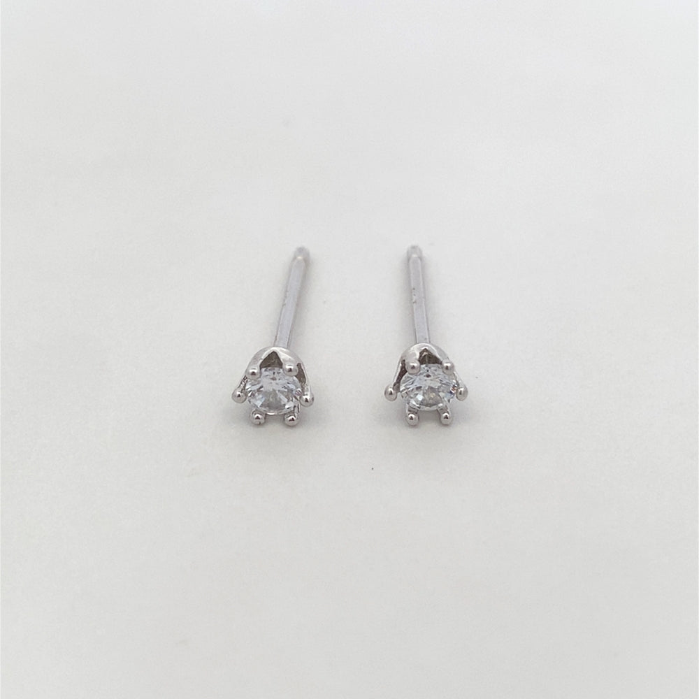 
                      
                        S796 RHOD SET STR IN WHT ENML EARCUFF MID CZ STONE IN PRONG
                      
                    