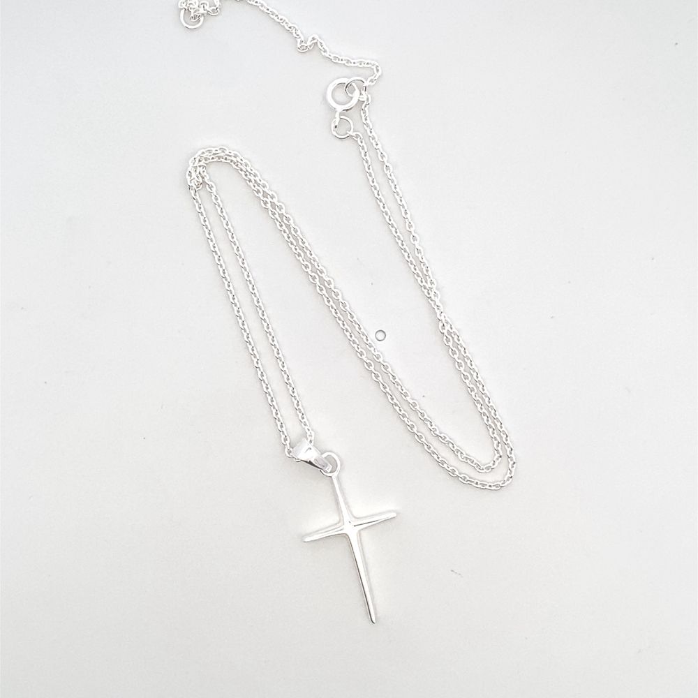 N5026 SMALL PLAIN CROSS SN 2.75G