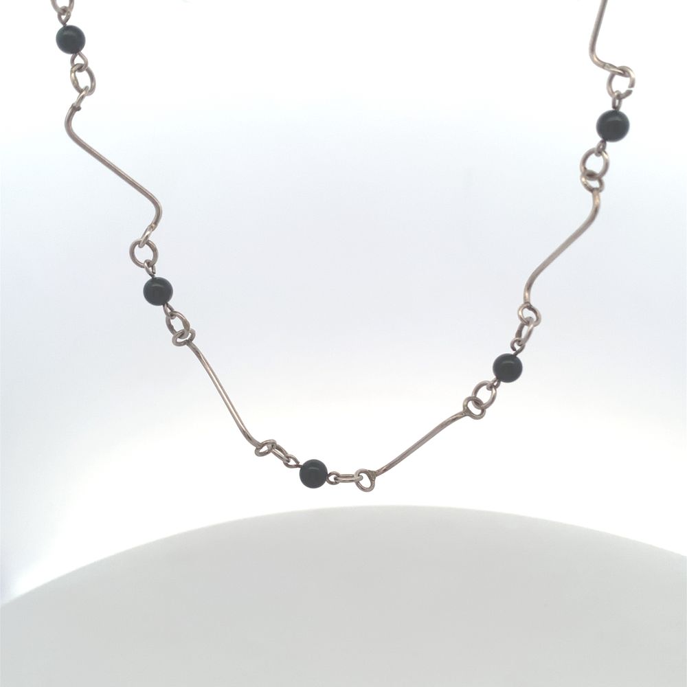 
                      
                        N1107 NECKLACE WITH ONYX
                      
                    