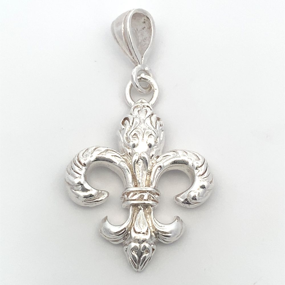 C4060 FLEURDELIS ROMAN DESIGN PENDANT