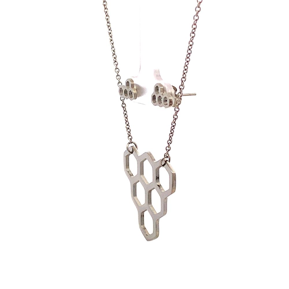 
                      
                        Bea Honeycomb Stainless Steel Jewelry Set | SilverWorks
                      
                    