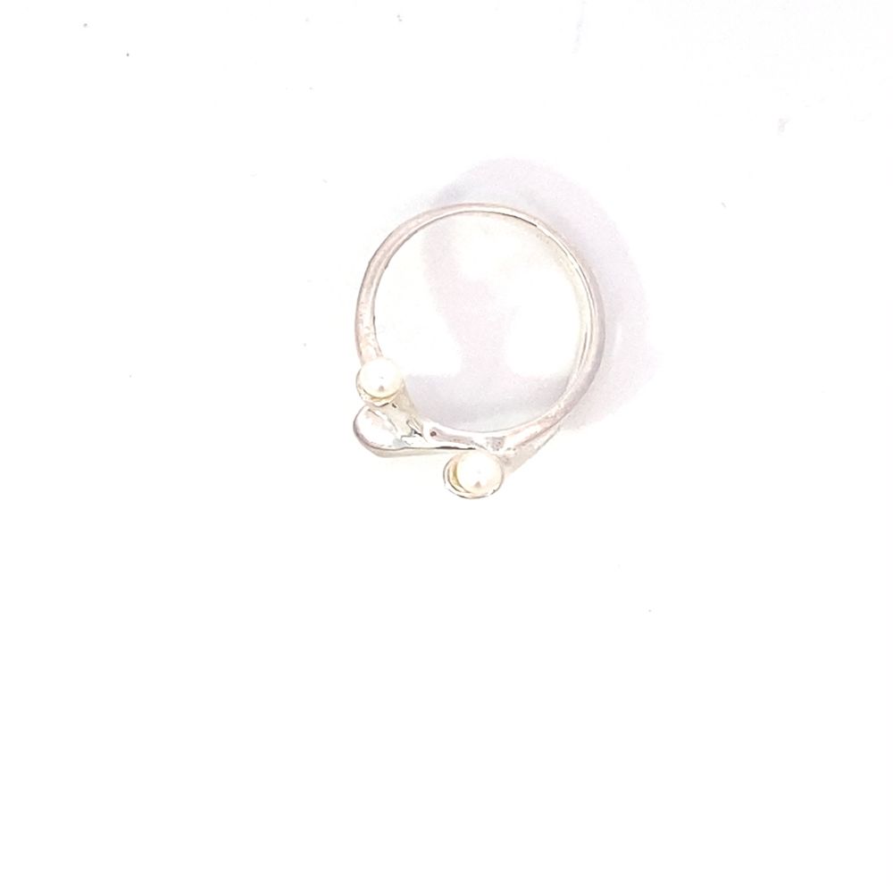 
                      
                        3 Pearl Ring For Women R59815
                      
                    